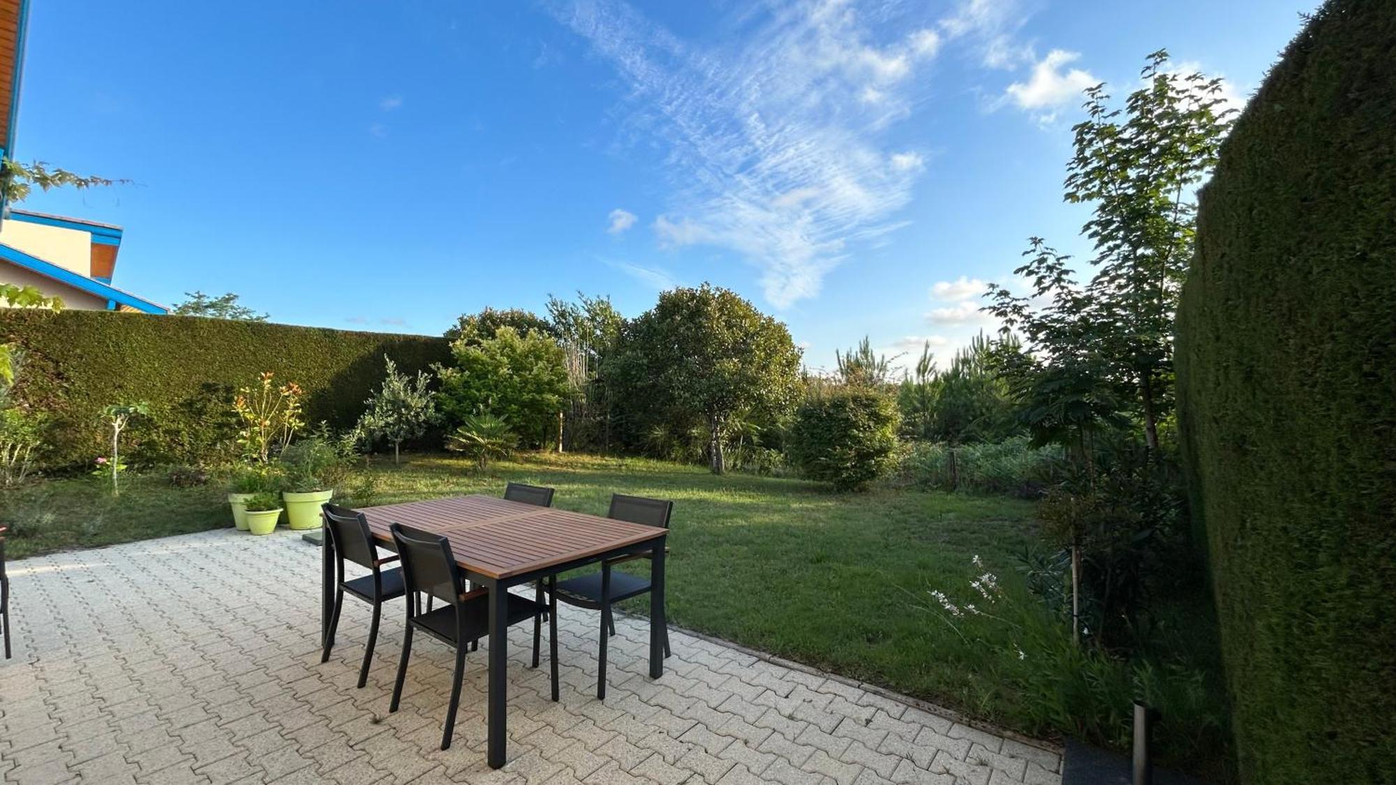 Jolie Maison De Vacances Avec Terrasse Et Jardin Saint-Julien-en-Born Buitenkant foto